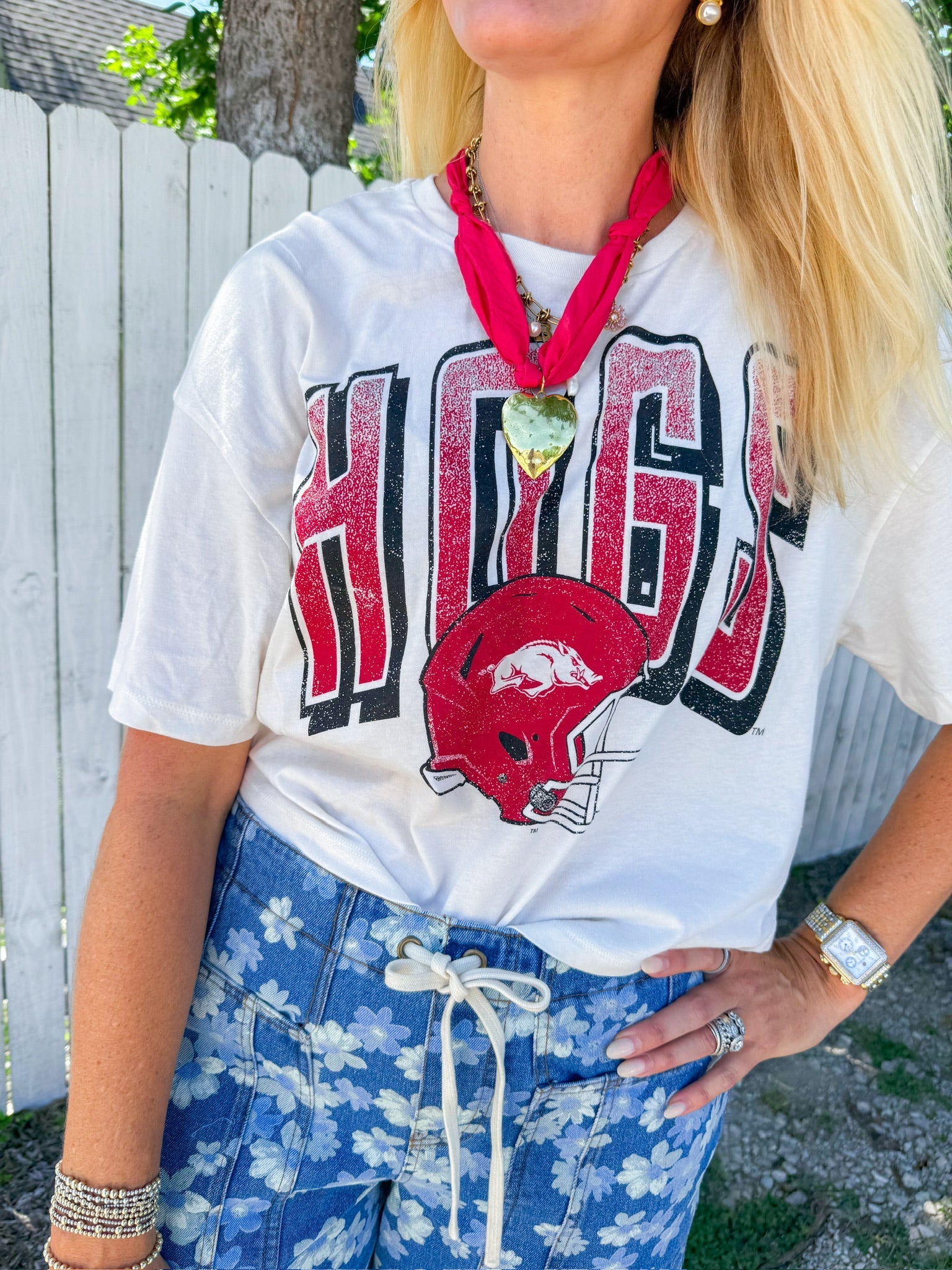 Arkansas Hogs Helmet Cropped Tee - Off White