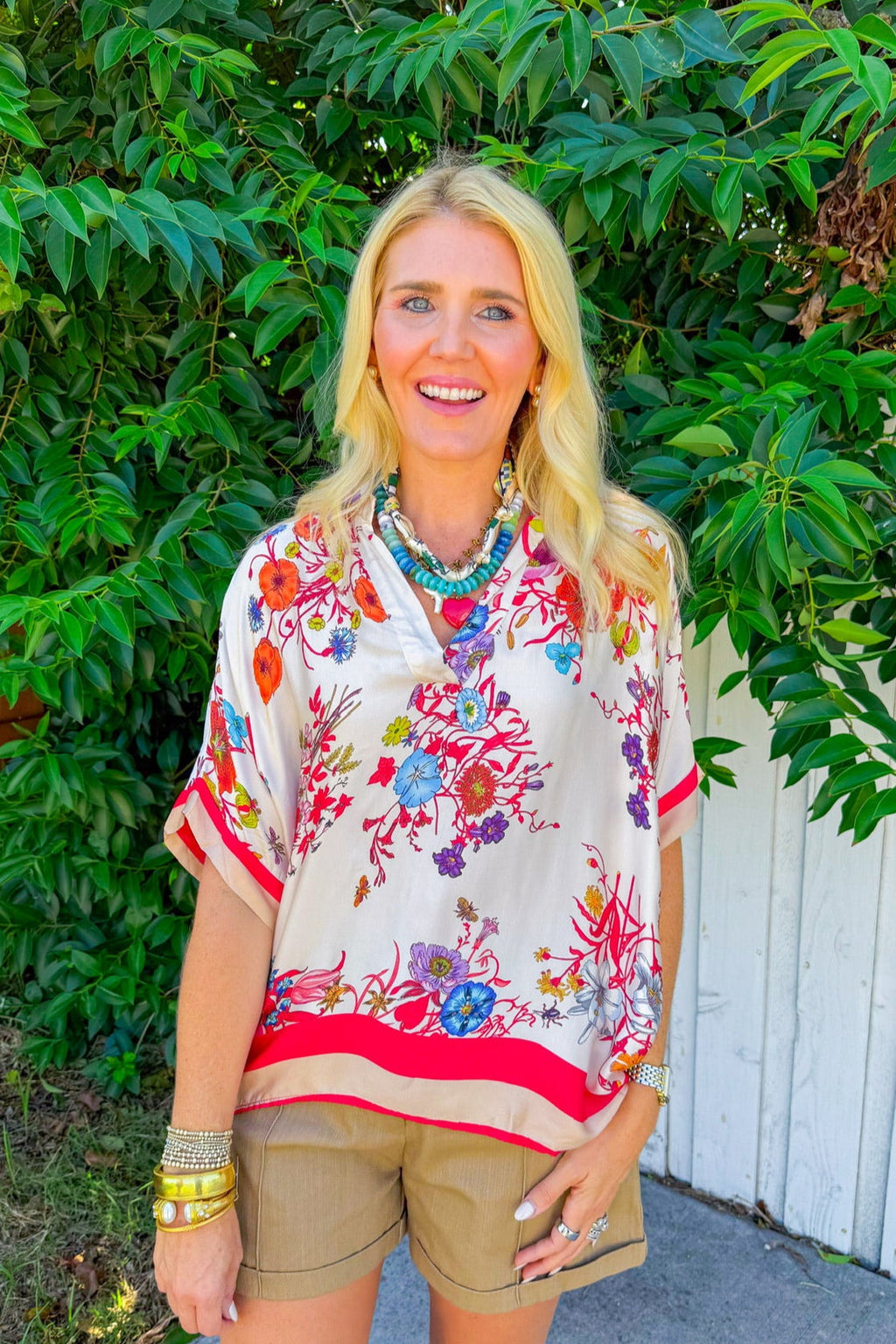 Artistry Angle Top - Crema/Rojo