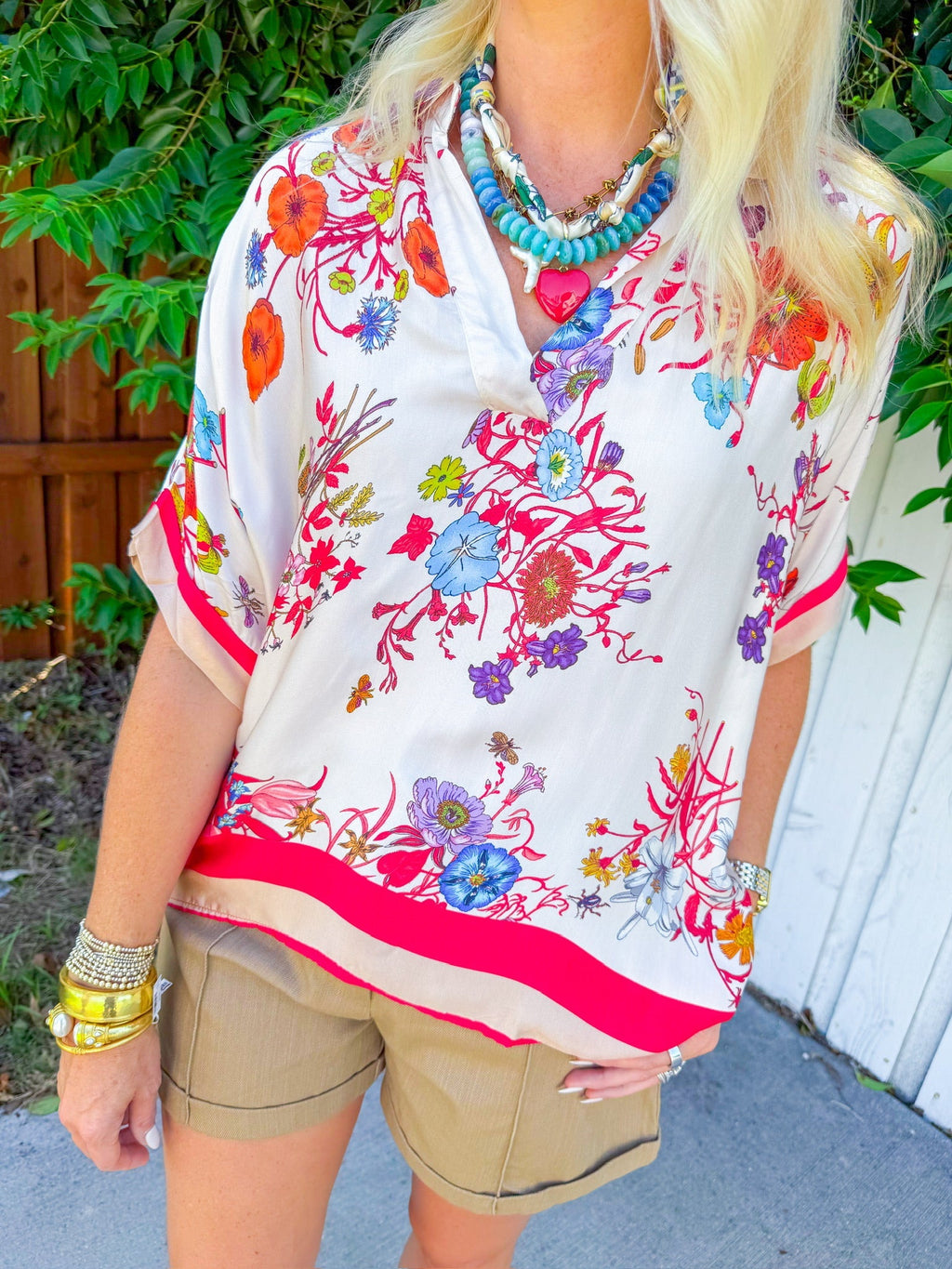 Artistry Angle Top - Crema/Rojo